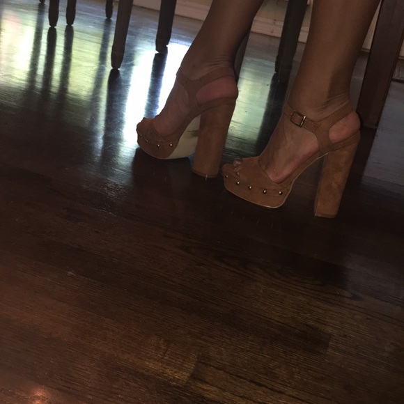 Heels - Picture 3 of 3